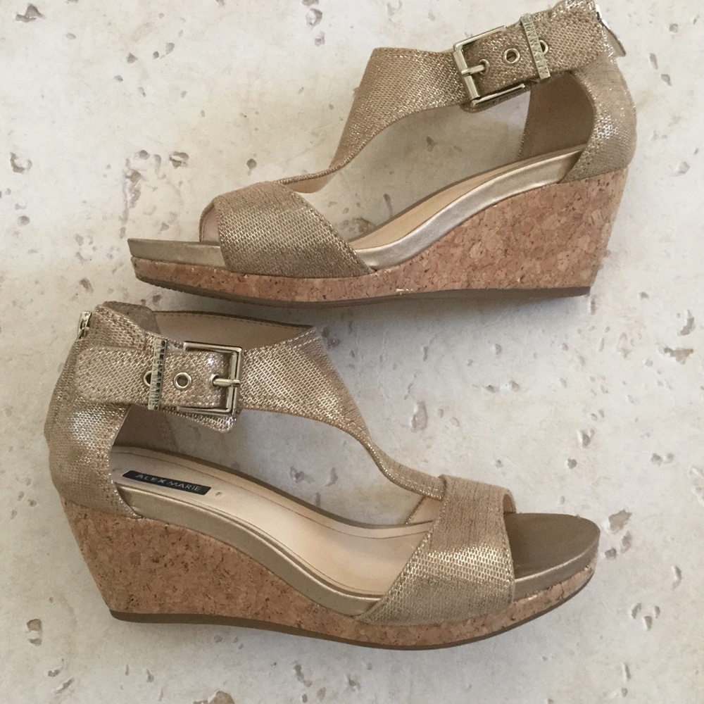 Alex Marie size 7 gold tone wedges